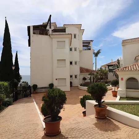 Apartment Holidays In Puerta Del Mar Ref2065 Sitio de Calahonda